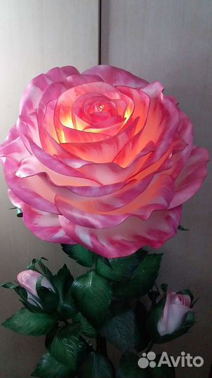 Роза с бутонами светильник торшер