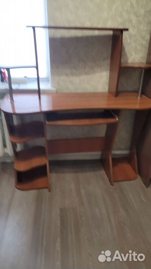 Компьютерный стол