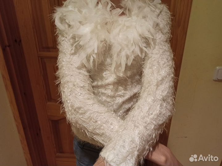 Кофта женская с перьями и люрексом 42