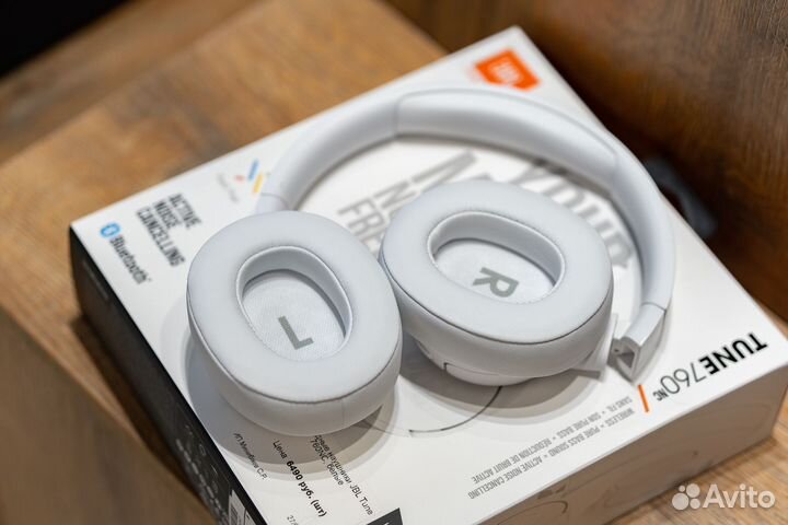 Беспроводные наушники JBL Tune 760NC