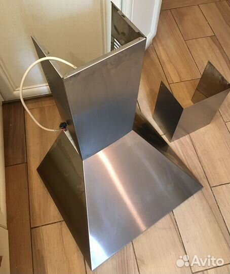 Вытяжка пристенная Bosch (Германия)