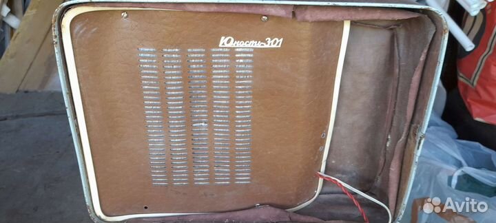 Проигрыватель винила юность 301