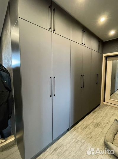 Шкаф распашной