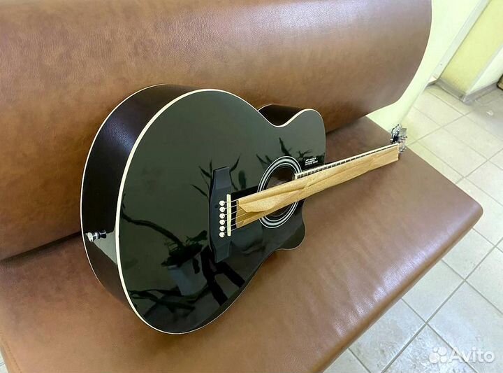 Акустическая гитара