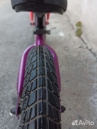 Беговел (почти новый) Rush Hour