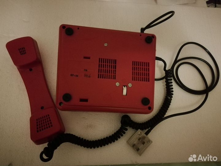Старый стационарный телефон