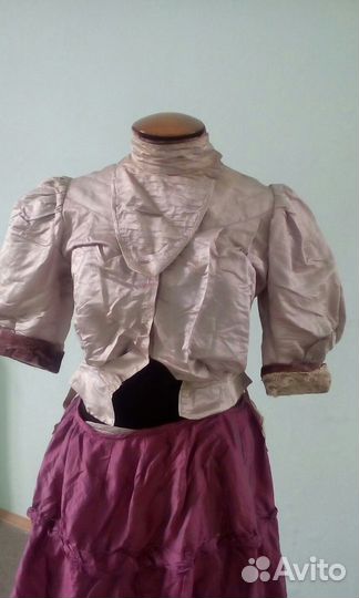 Старинный городской женский наряд 19 век