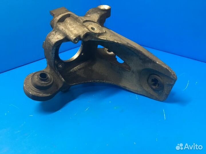 Кулак поворотный задний правый BMW 5-серия E60/E61