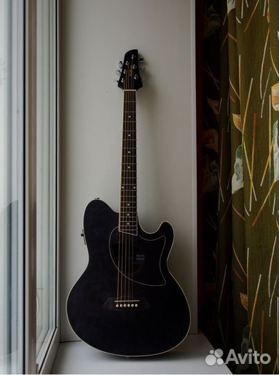 Полуакустистическая гитара