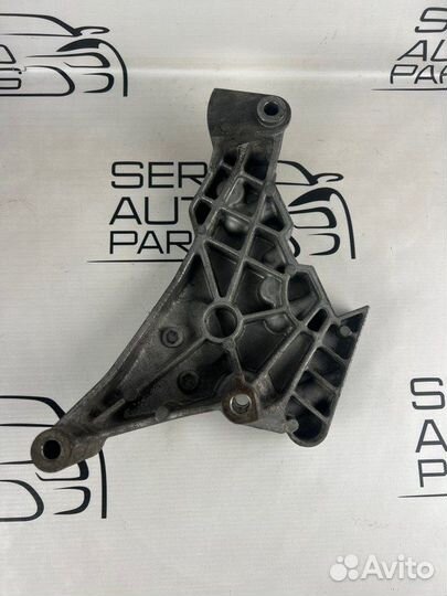 Кронштейн двигателя Volkswagen Passat B6 2.0 BMR