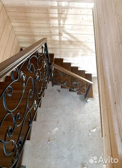 Лестница прямая на металлокаркасе