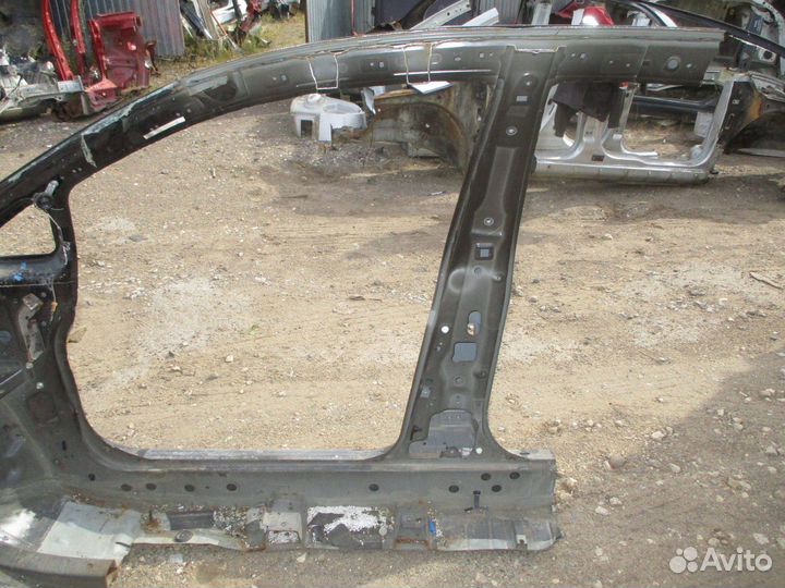 Порог со стойкой правый Nissan Tiida (C11)