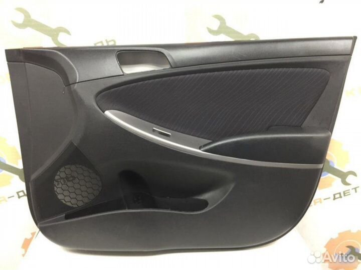 Обшивка двери передняя правая Hyundai Solaris