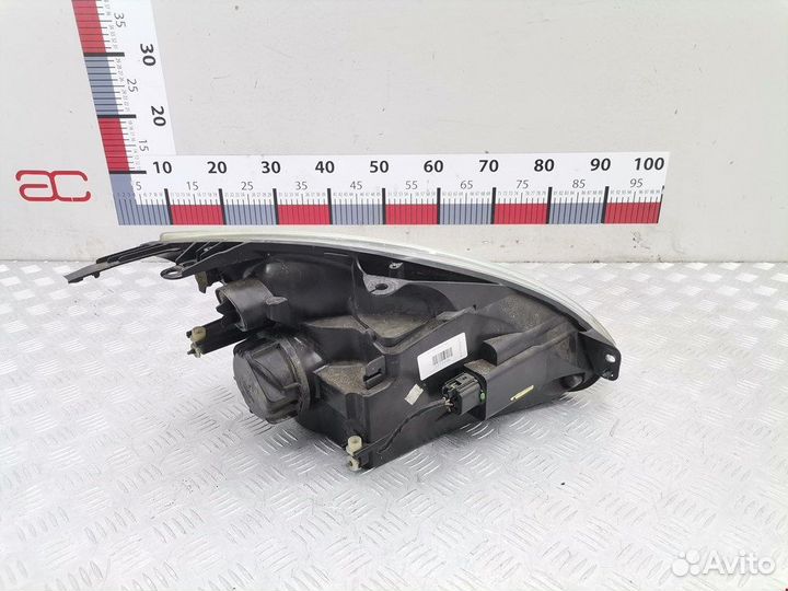 Фара передняя для Ford Fiesta 5 1320349