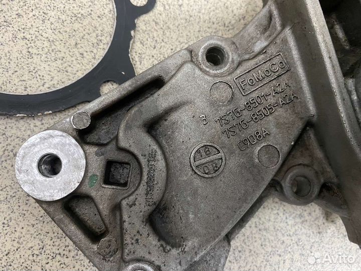 Помпа оригинал Ford Focus 2 водяной насос