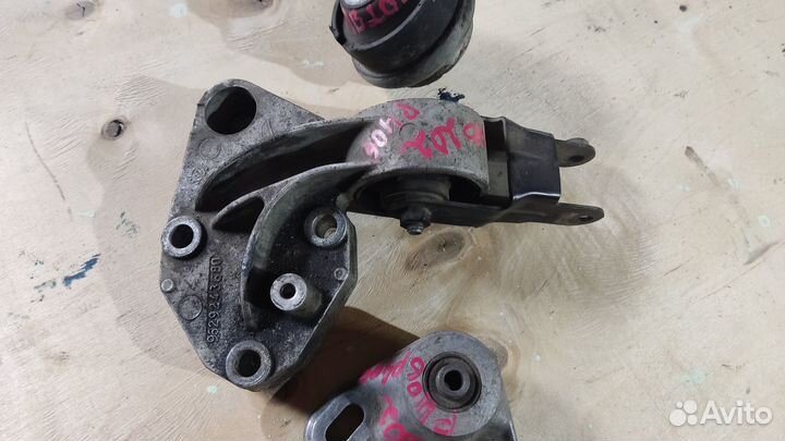 Подушка передняя правая Peugeot 406 1998