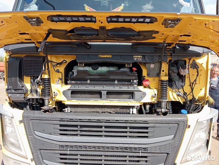 Volvo FM Truck 6x4 с полуприцепом, 2017