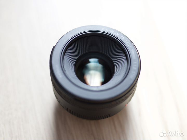 Объектив Canon EF 50mm 1.8