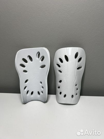 Футбольные щитки детские