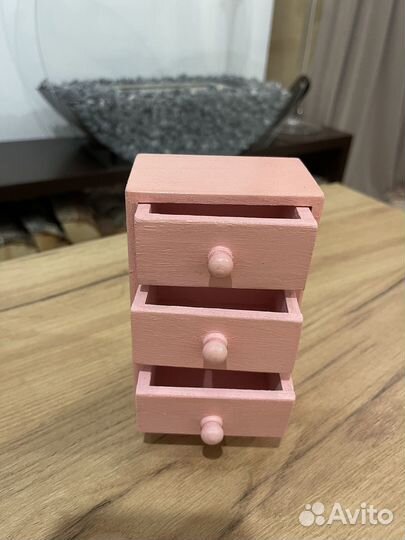 Деревянная шкатулка