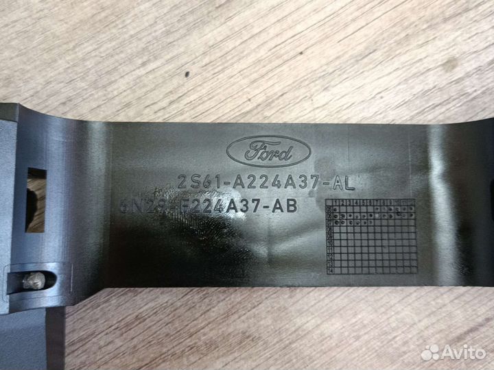 Кронштейн ручки передней левой fusion fiesta mk5