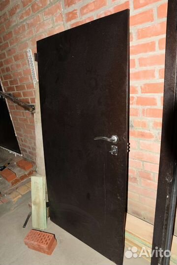 Дверь входная металлическая