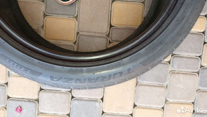 Bridgestone Turanza T001 225/45 R19 W