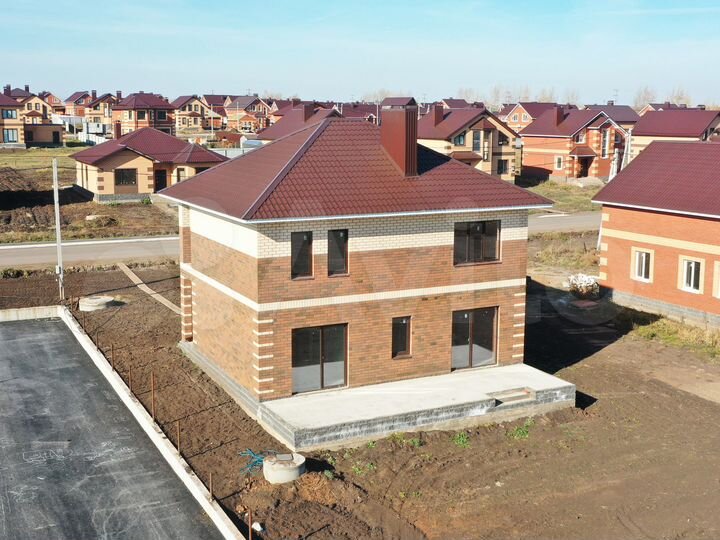 Коттедж 194 м² на участке 9 сот.