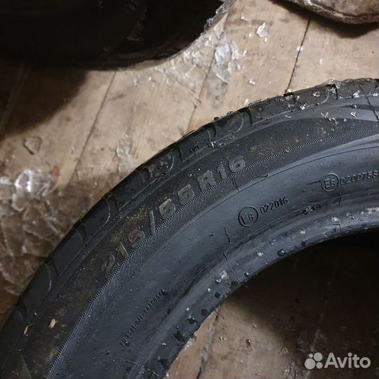 Viatti Strada Asimmetrico V-130 215/55 R16 93V