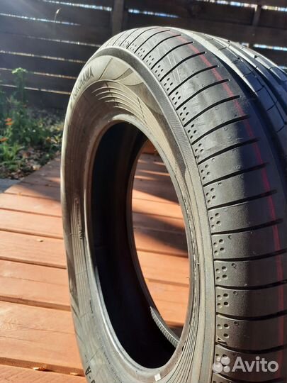 Yokohama BluEarth E50 215/65 R17 99V