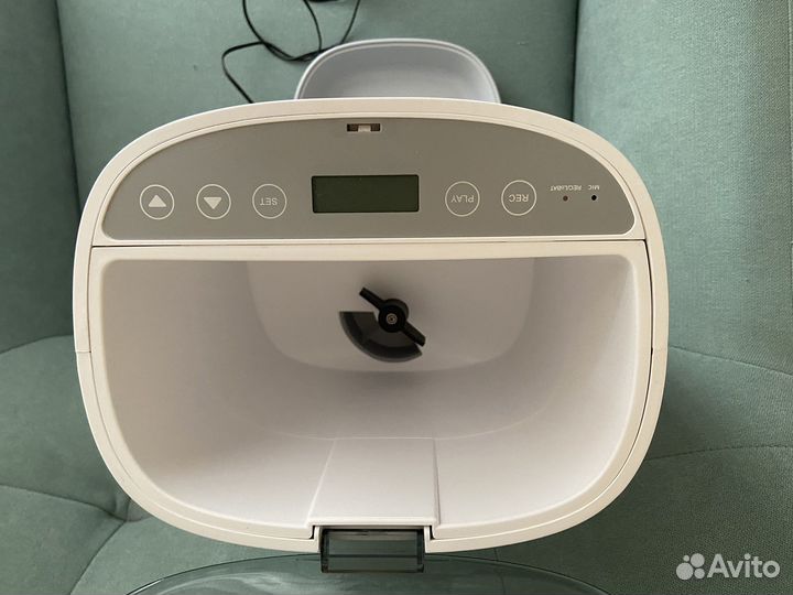 Автоматическая кормушка для домашних животных