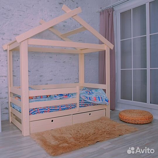 Детская кровать из массива