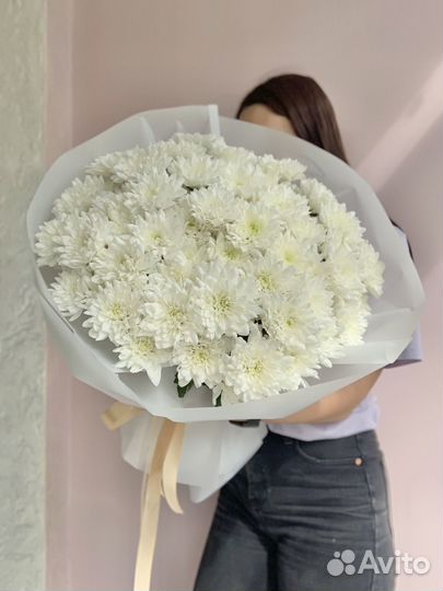 Букет белых хризантем
