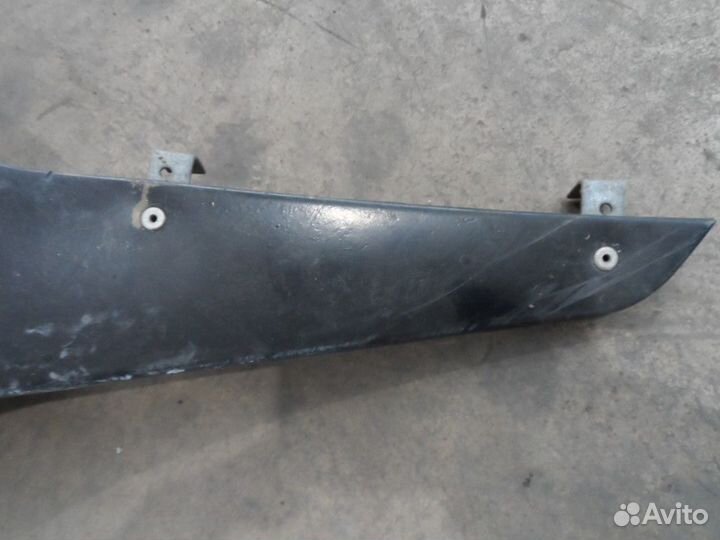 Брызговик передний правый для Renault Magnum 0080