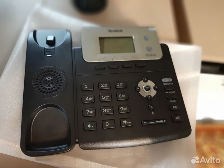 Продам Yealink SIP-T21P E2 новые 3 шт