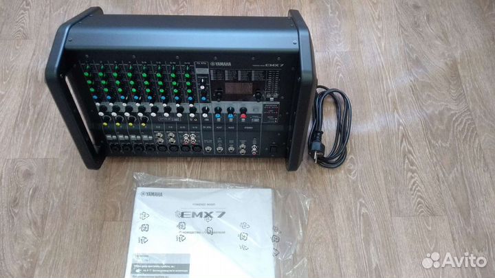 Активный микшерный пульт Yamaha EMX7