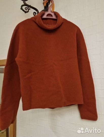 Свитер женский