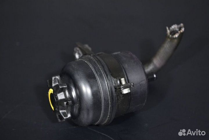 Бачок гур Bmw 1 E87