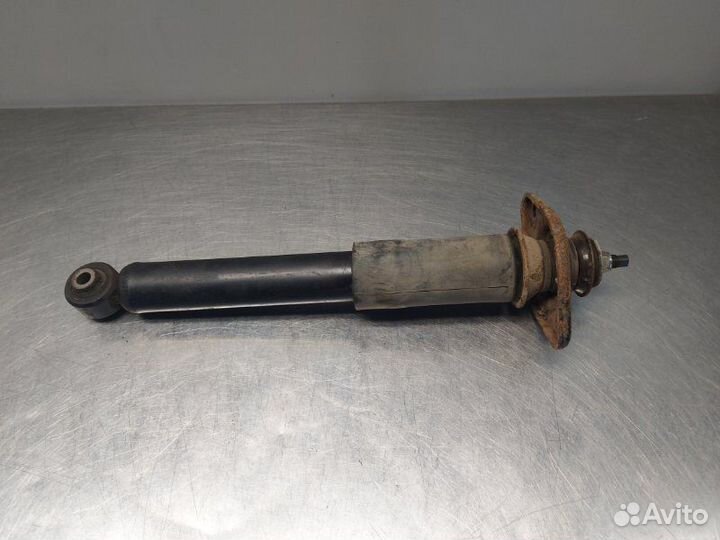 Стойка амортизатора задняя правая Nissan Murano