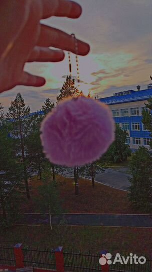 Брелок с помпоном
