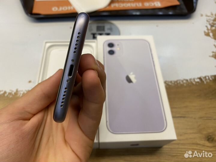 iPhone 11, 64 ГБ