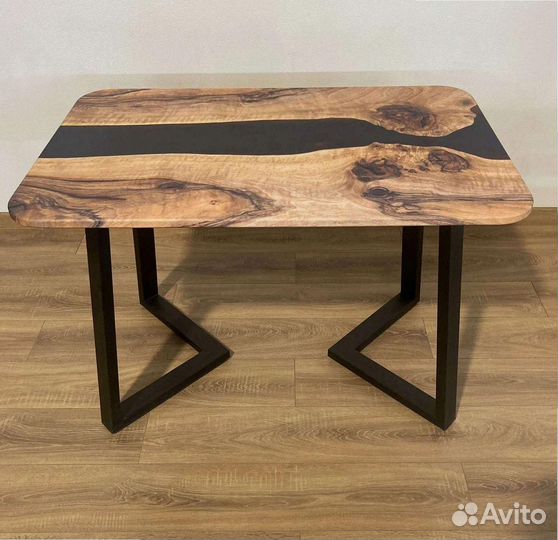 Компьютерный стол 'Viable Gear'