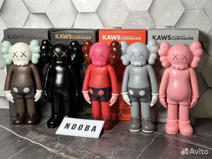 Фигурка kaws