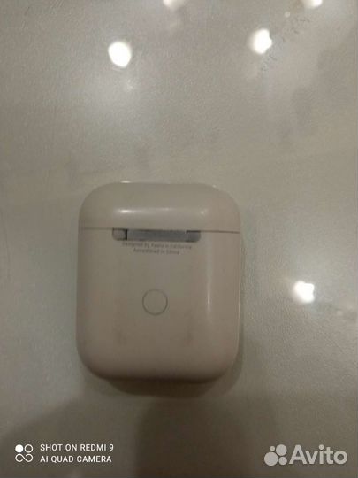 Продам airpods наушники один не работает