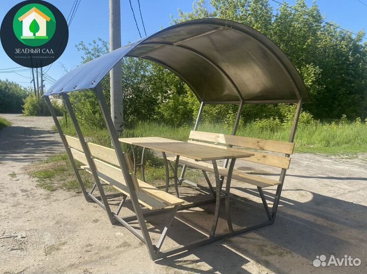Беседка с мебелью