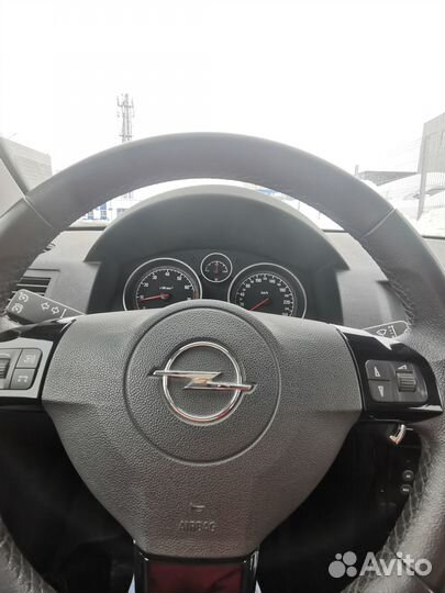 Opel Astra 1.8 AT, 2011, 84 000 км