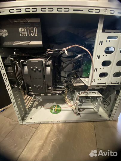 Игровой пк с монитором и клавиатурой