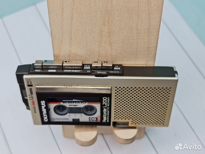 Olympus Pearlcorder L200 Японский диктофон 1983 го