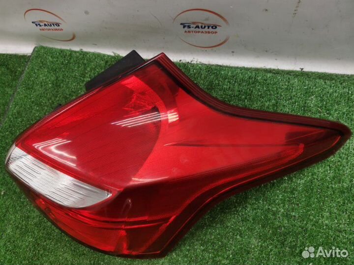 Фонарь задний правый Ford Focus 3 хетчбэк 1.6 pnda