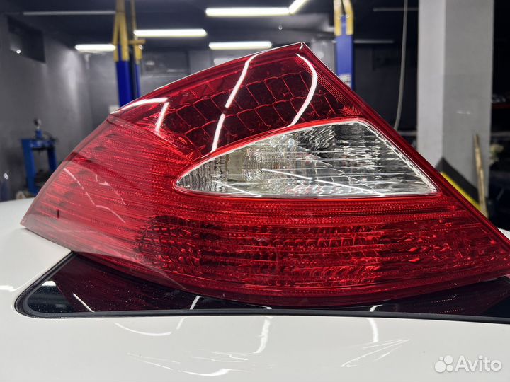 Задний левый стоп фара Mercedes cls w219 c219